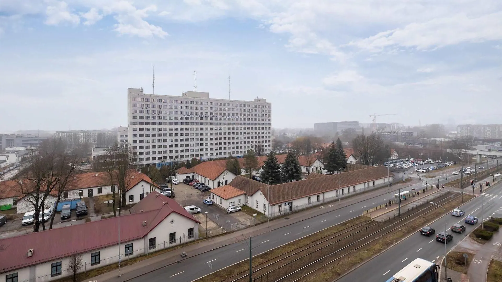 Modern And Bright Apartment With Air Conditioning & Parking By Noclegi Renters Krakow Poland