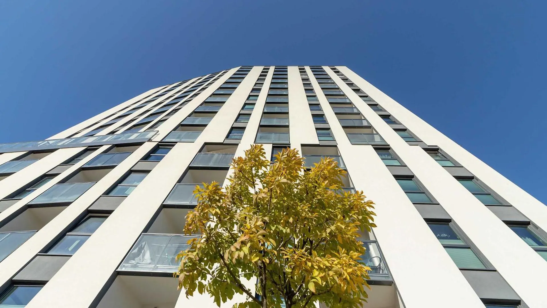 Modern And Bright Apartment With Air Conditioning & Parking By Noclegi Renters Krakow
