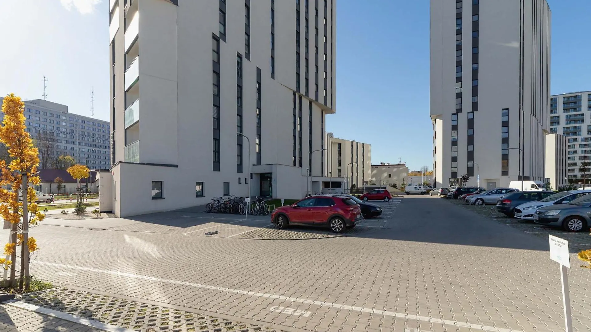 Modern And Bright Apartment With Air Conditioning & Parking By Noclegi Renters Krakow Poland