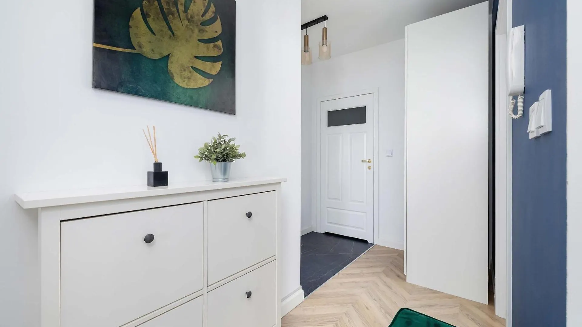 Modern And Bright Apartment With Air Conditioning & Parking By Noclegi Renters Krakow 0*,