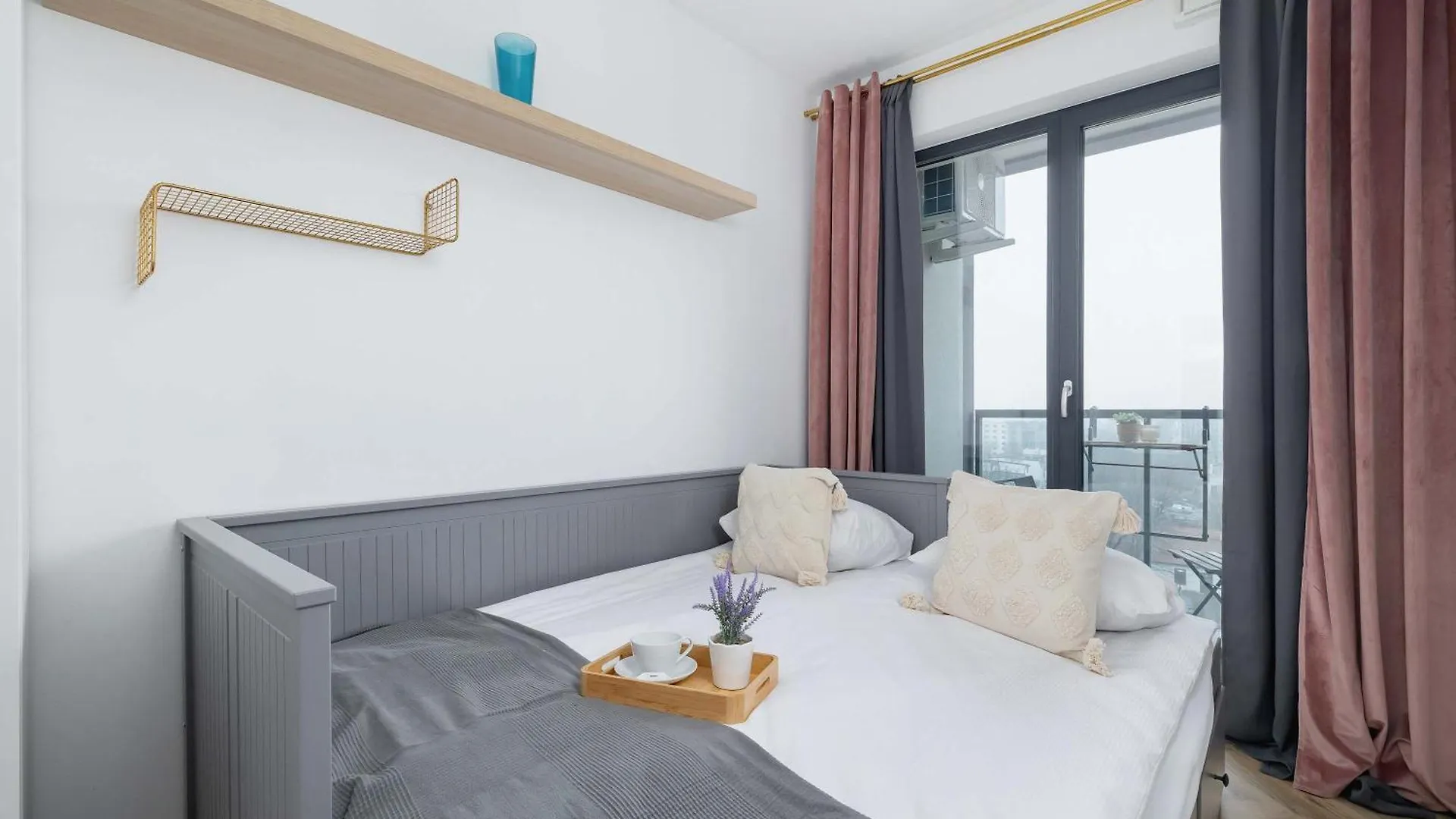 Modern And Bright Apartment With Air Conditioning & Parking By Noclegi Renters Krakow 0*,