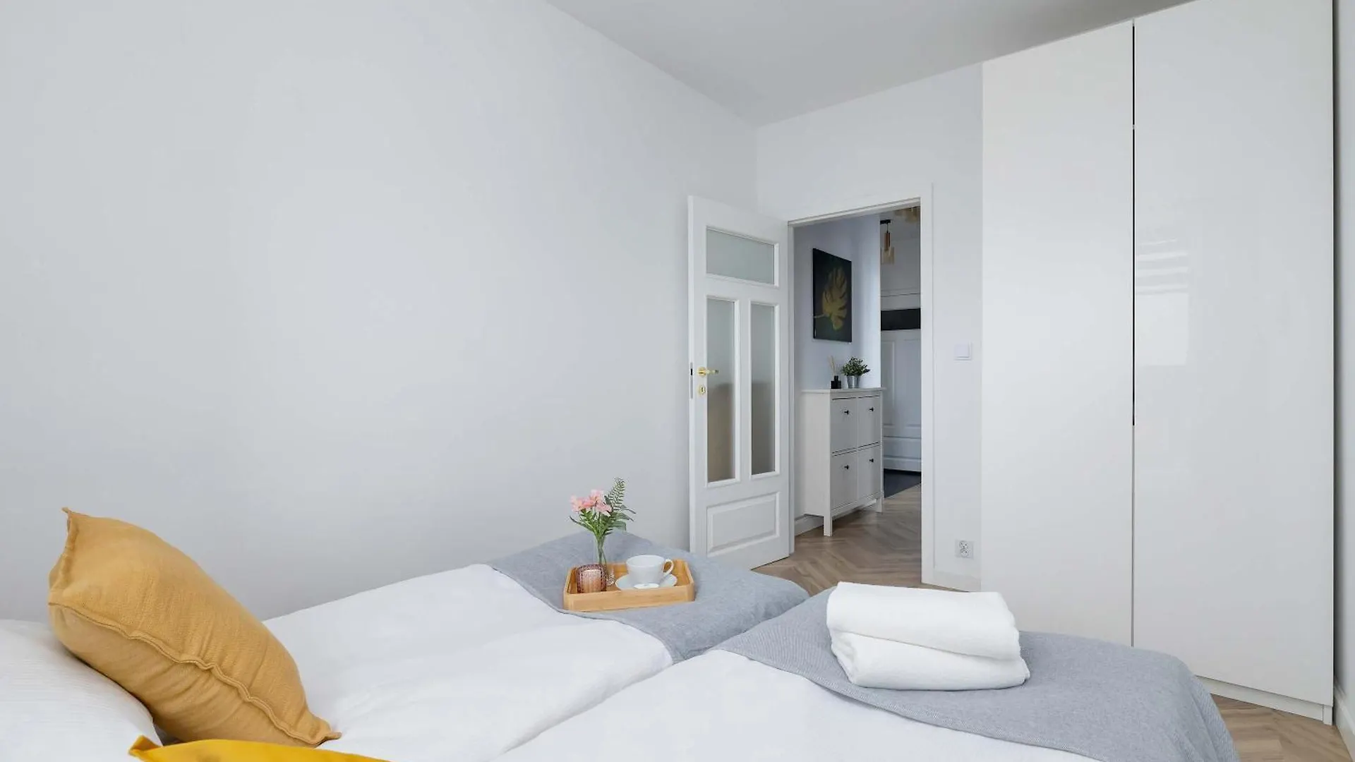 Modern And Bright Apartment With Air Conditioning & Parking By Noclegi Renters Krakow