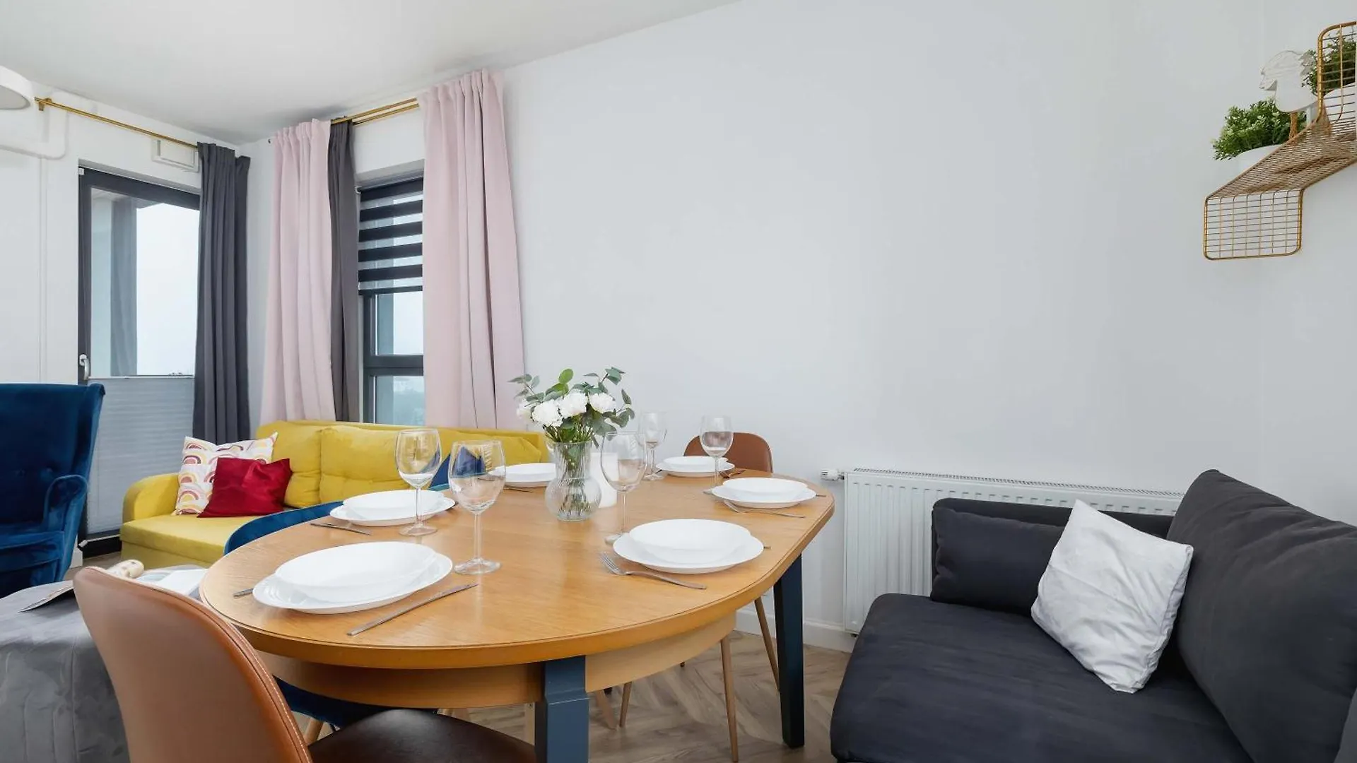 Modern And Bright Apartment With Air Conditioning & Parking By Noclegi Renters Krakow