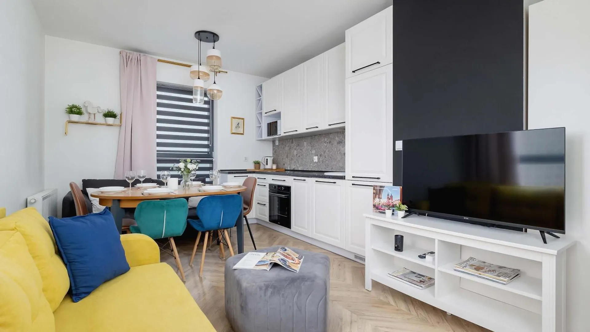 Modern And Bright Apartment With Air Conditioning & Parking By Noclegi Renters Krakow