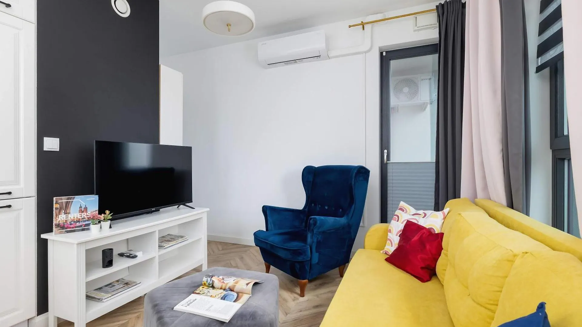 Modern And Bright Apartment With Air Conditioning & Parking By Noclegi Renters Krakow