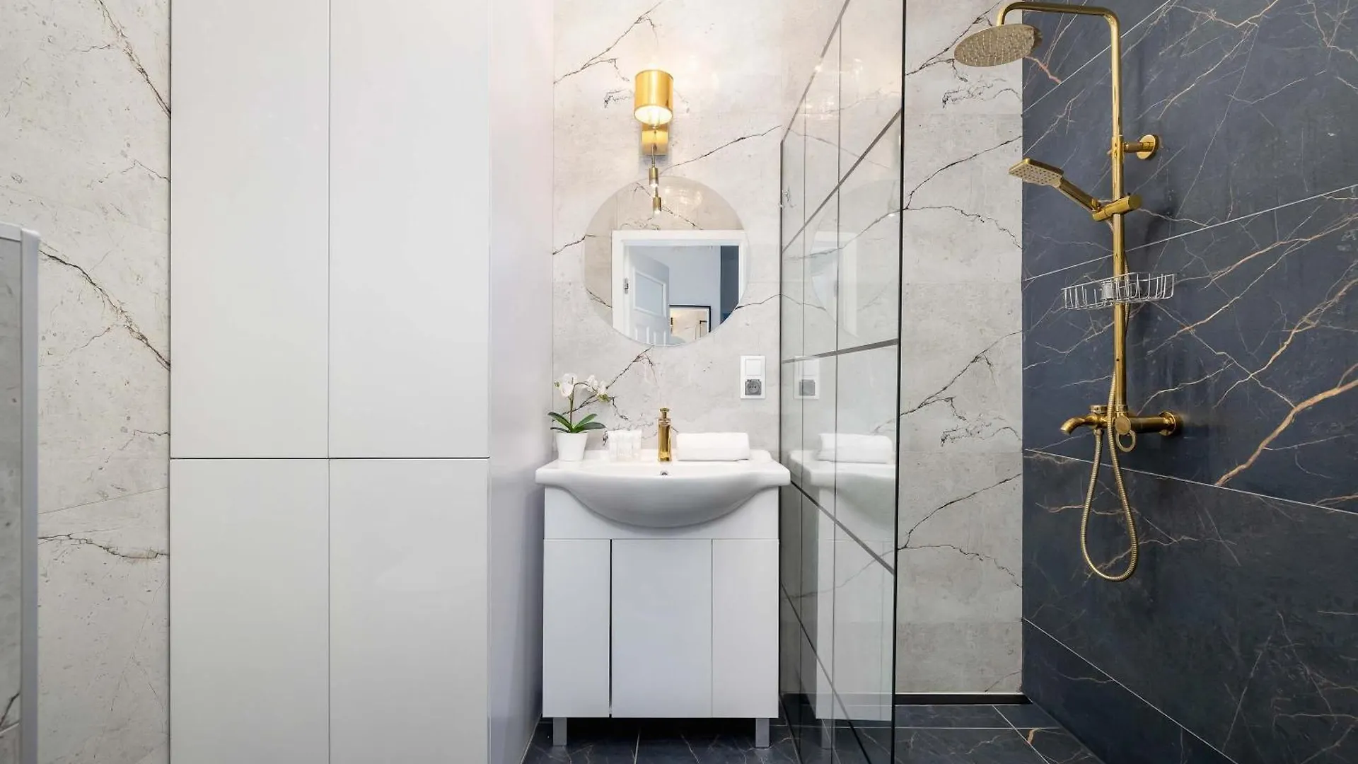 Modern And Bright Apartment With Air Conditioning & Parking By Noclegi Renters Krakow