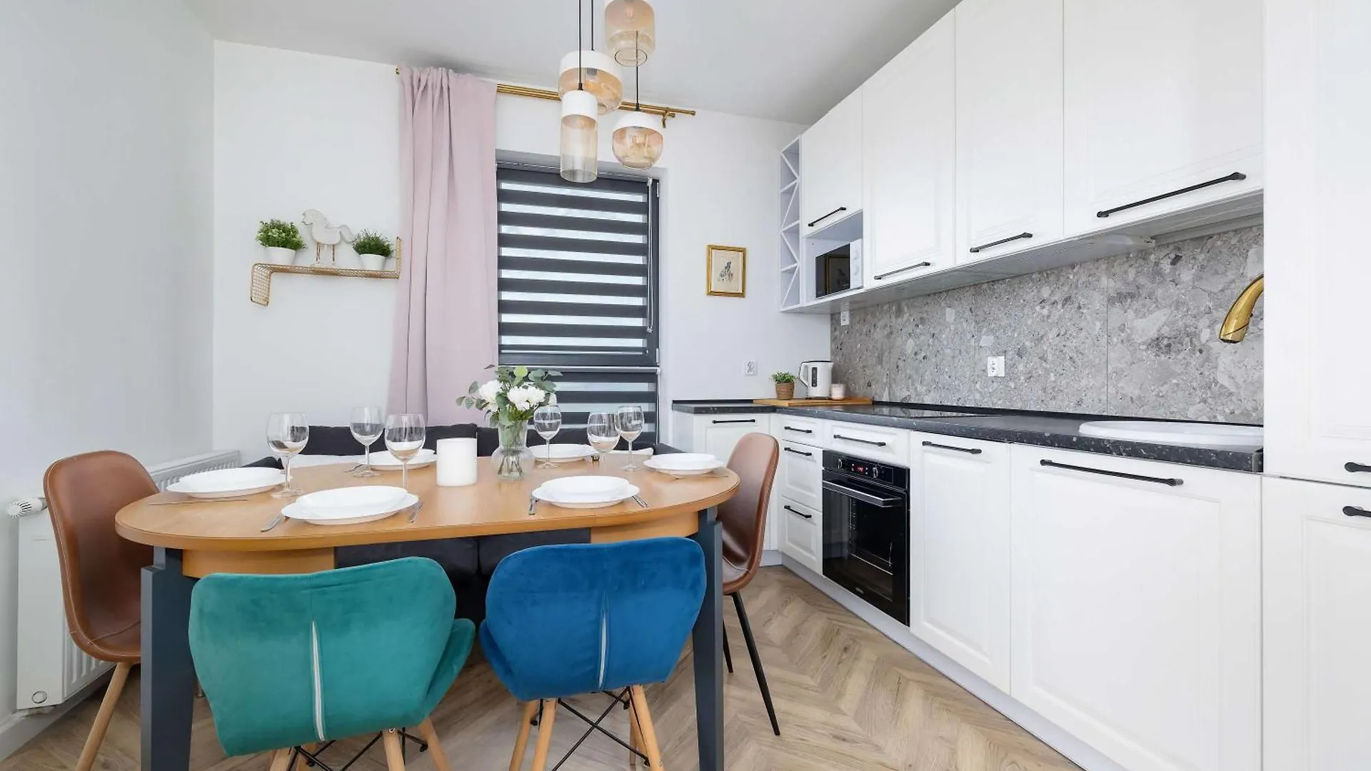 Modern And Bright Apartment With Air Conditioning & Parking By Noclegi Renters Krakow